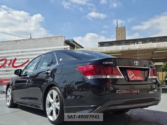 Toyota CROWN SEDAN 2014-03 8035065-3