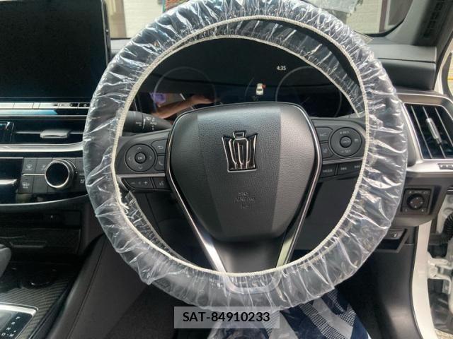 Toyota CROWN SEDAN 2021-01 8035036-12