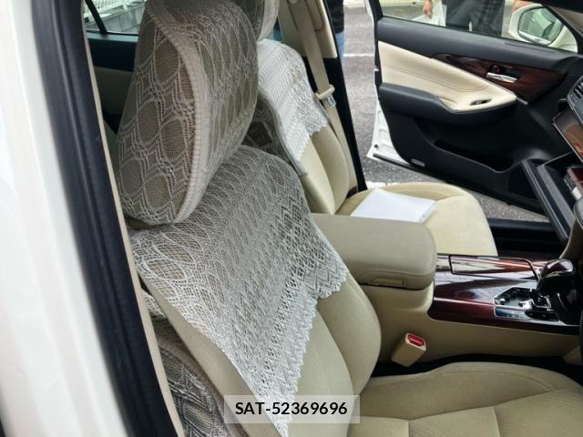 Toyota CROWN SEDAN 2014-07 8073403-12