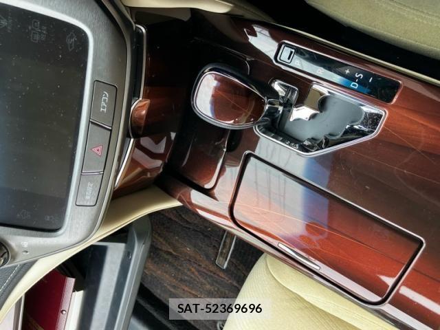 Toyota CROWN SEDAN 2014-07 8073403-18