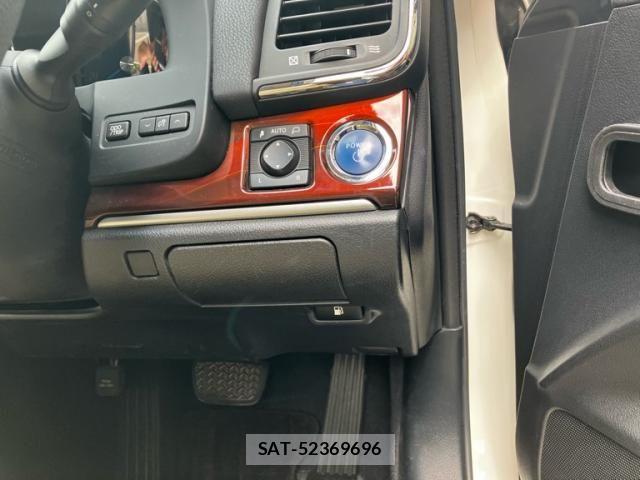 Toyota CROWN SEDAN 2014-07 8073403-19