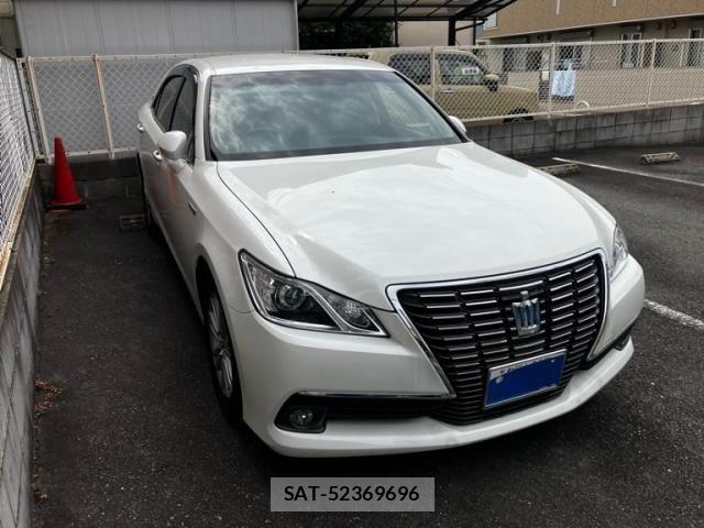Toyota CROWN SEDAN 2014-07 8073403-2