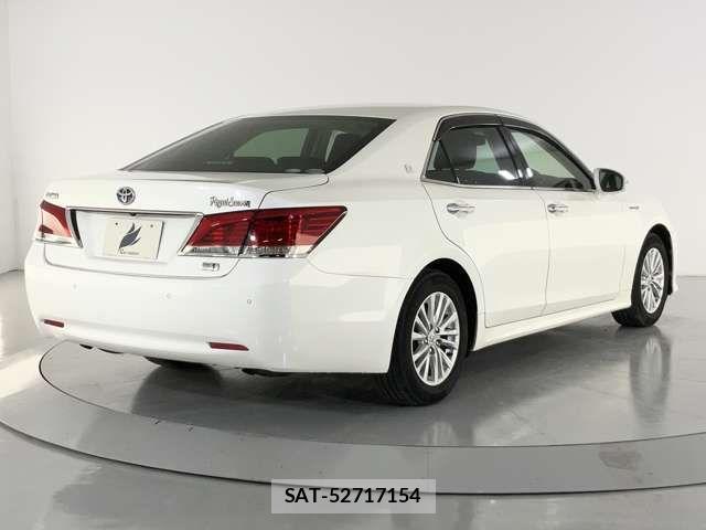 Toyota CROWN SEDAN 2017-06 8073399-5