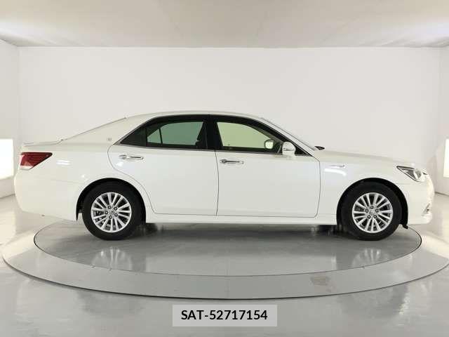 Toyota CROWN SEDAN 2017-06 8073399-6