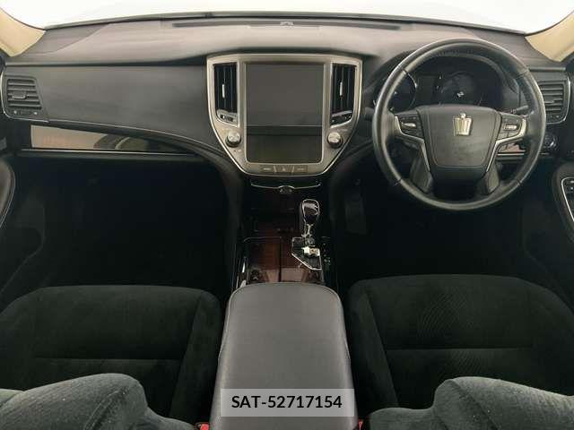 Toyota CROWN SEDAN 2017-06 8073399-12