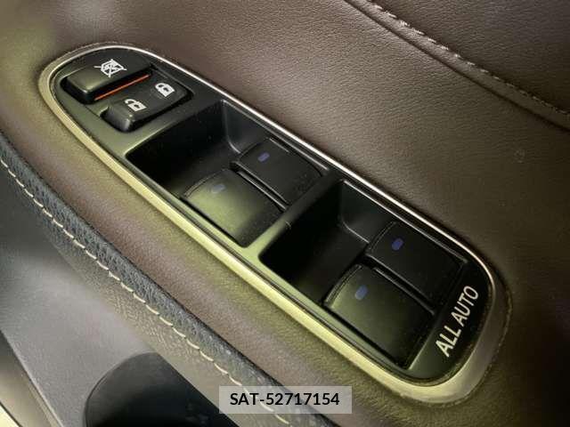 Toyota CROWN SEDAN 2017-06 8073399-14