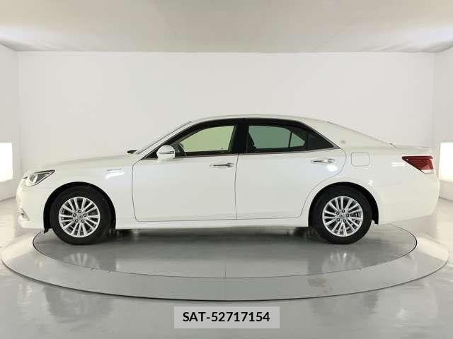 Toyota CROWN SEDAN 2017-06 8073399-2