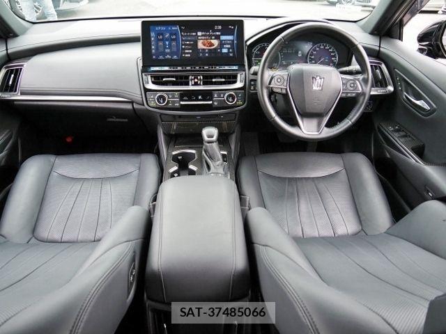 Toyota CROWN SEDAN 2021-06 8073386-10