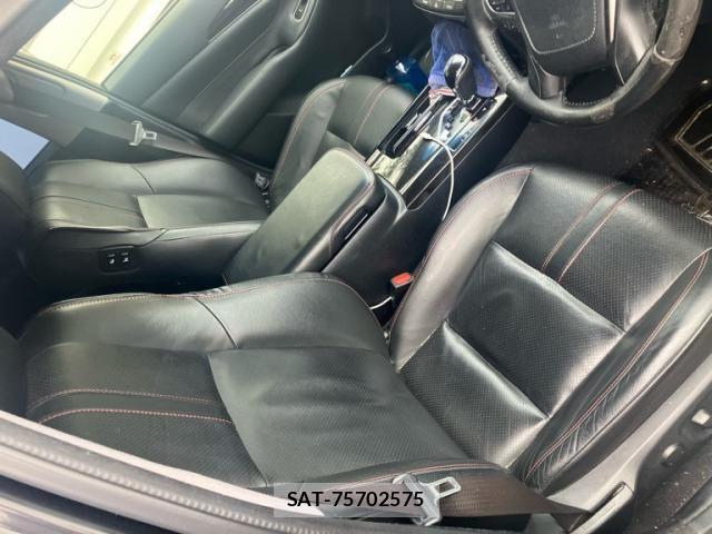 Toyota CROWN SEDAN 2016-03 8073400-11
