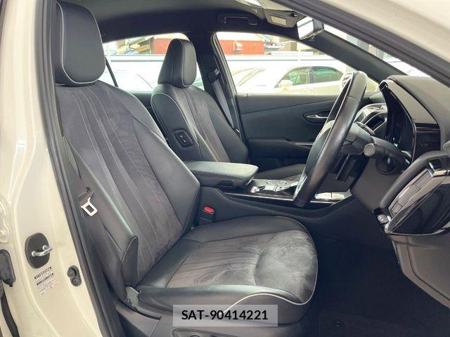 Toyota CROWN SEDAN 2018-11 8073393-8