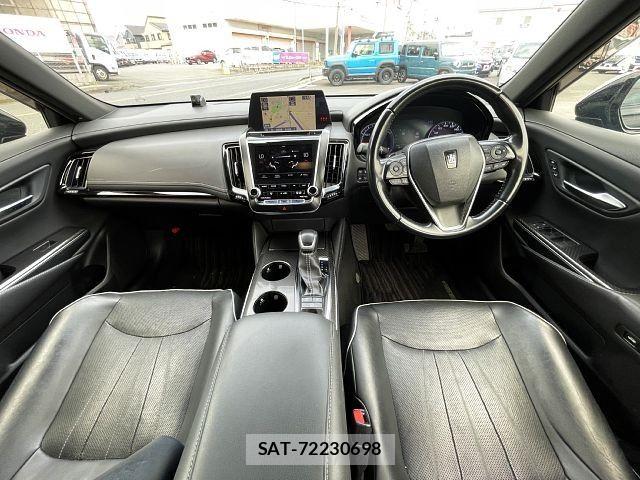 Toyota CROWN SEDAN 2019-03 8073394-1