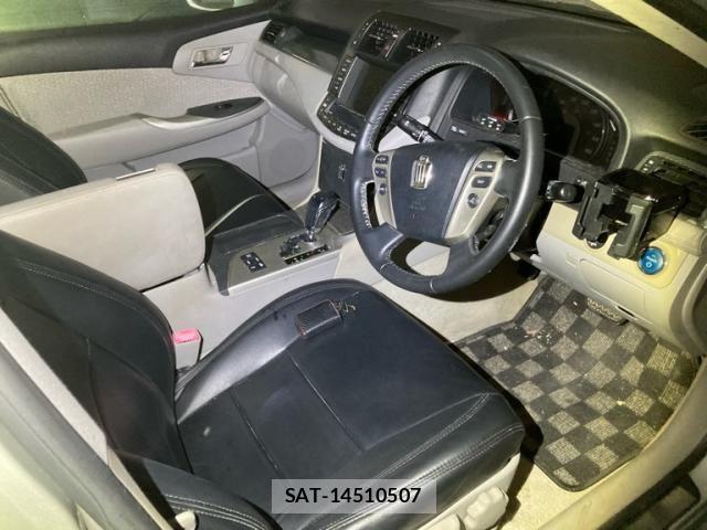 Toyota CROWN SEDAN 2010-02 8073402-13