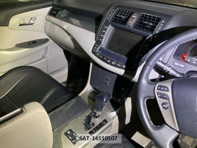 Toyota CROWN SEDAN 2010-02 8073402-17