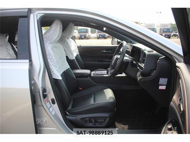 Toyota CROWN SEDAN 2025-02 8073383-20