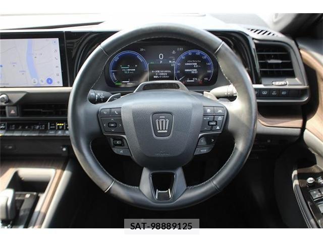 Toyota CROWN SEDAN 2025-02 8073383-27