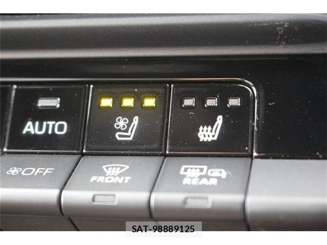 Toyota CROWN SEDAN 2025-02 8073383-4