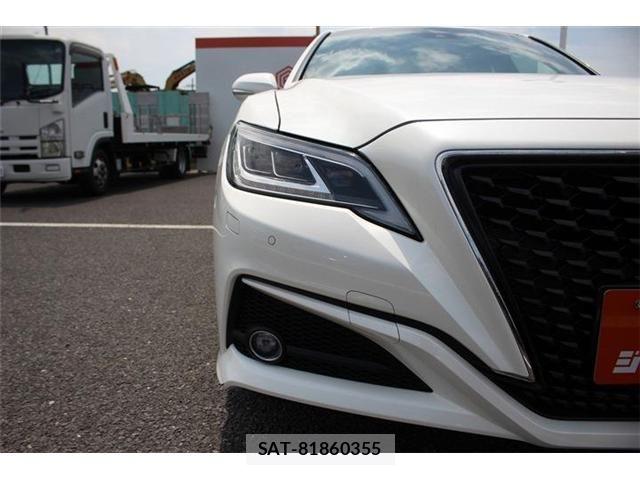 Toyota CROWN SEDAN 2018-06 8073387-12