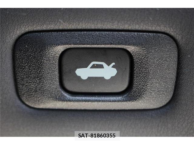 Toyota CROWN SEDAN 2018-06 8073387-25