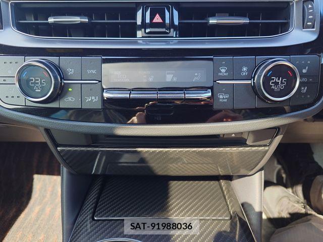 Toyota CROWN SEDAN 2022-03 8073375-16