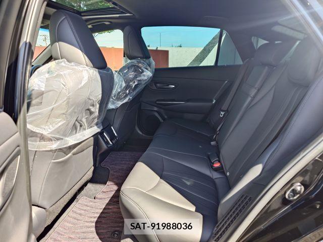 Toyota CROWN SEDAN 2022-03 8073375-19