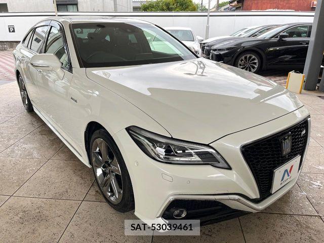 Toyota CROWN SEDAN 2018-11 8073385-16