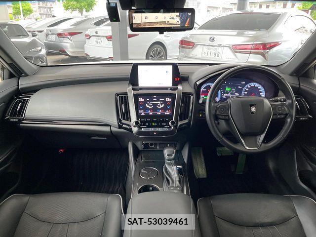 Toyota CROWN SEDAN 2018-11 8073385-1