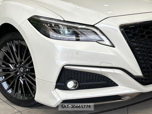 Toyota CROWN SEDAN 2020-04 8073384-11