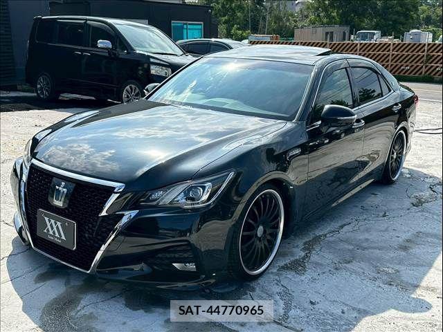 Toyota CROWN SEDAN 2016-04 8073398-1