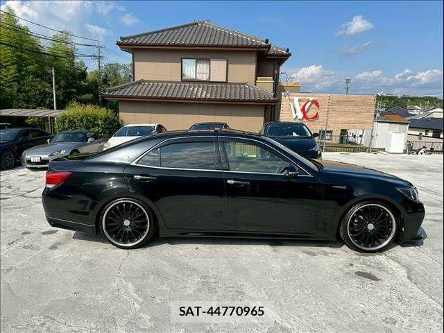 Toyota CROWN SEDAN 2016-04 8073398-4