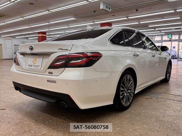 Toyota CROWN SEDAN 2018-09 8073392-18