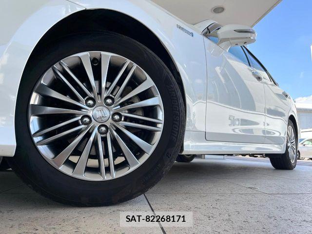 Toyota CROWN SEDAN 2017-01 8073396-12