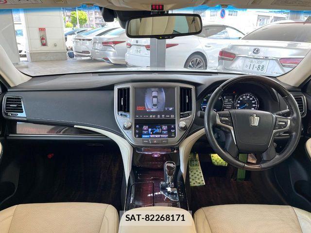 Toyota CROWN SEDAN 2017-01 8073396-1