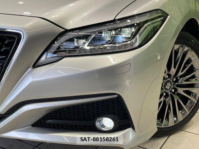 Toyota CROWN SEDAN 2018-08 8073391-11