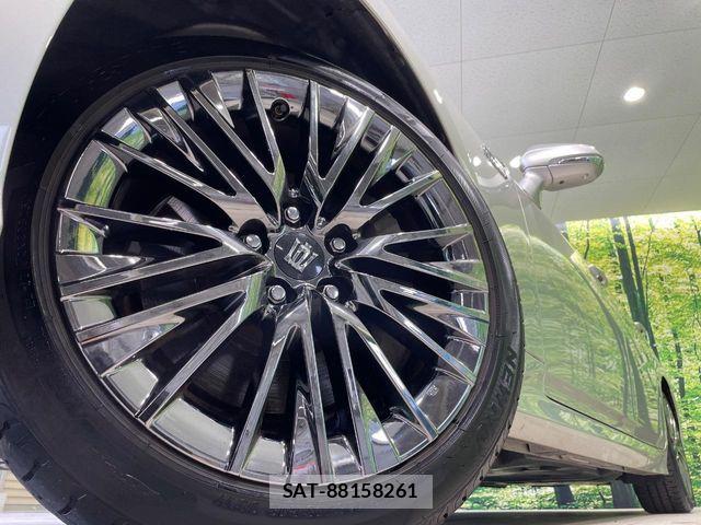 Toyota CROWN SEDAN 2018-08 8073391-12