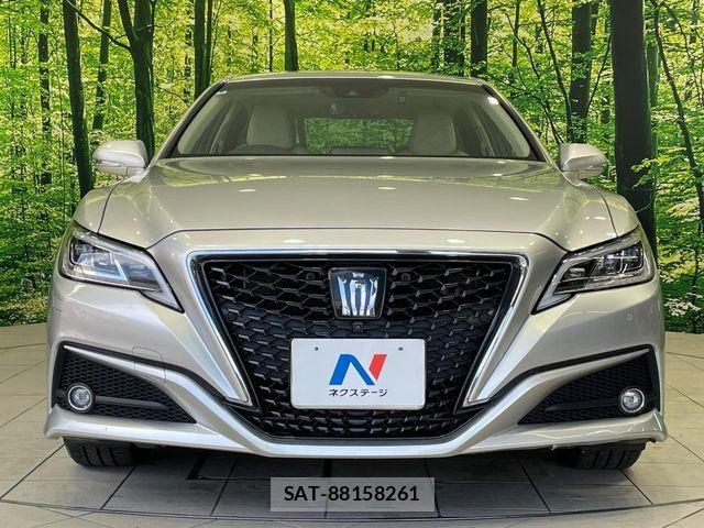 Toyota CROWN SEDAN 2018-08 8073391-13