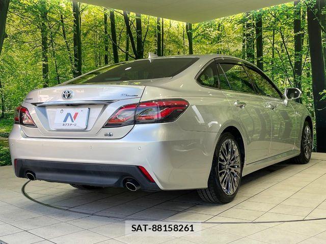 Toyota CROWN SEDAN 2018-08 8073391-16