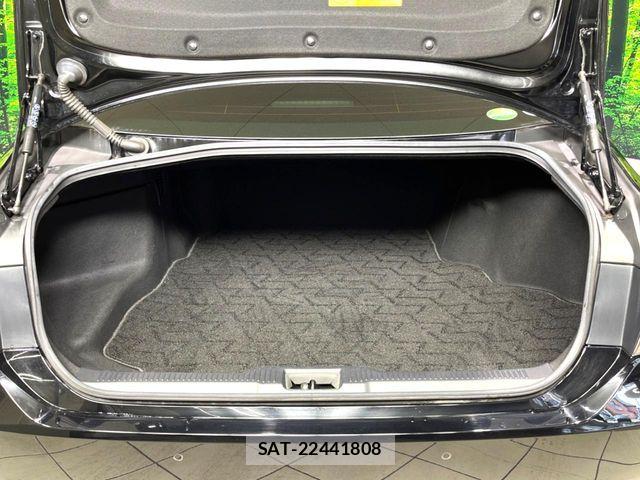 Toyota CROWN SEDAN 2018-12 8073389-10