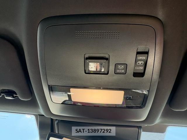 Toyota CROWN SEDAN 2025-07 8073374-29