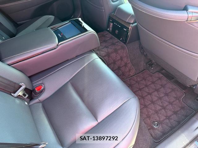 Toyota CROWN SEDAN 2025-07 8073374-7