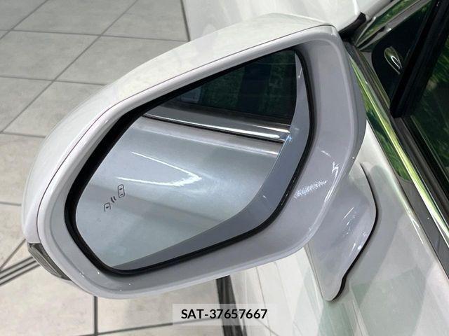 Toyota CROWN SEDAN 2022-01 8073382-6