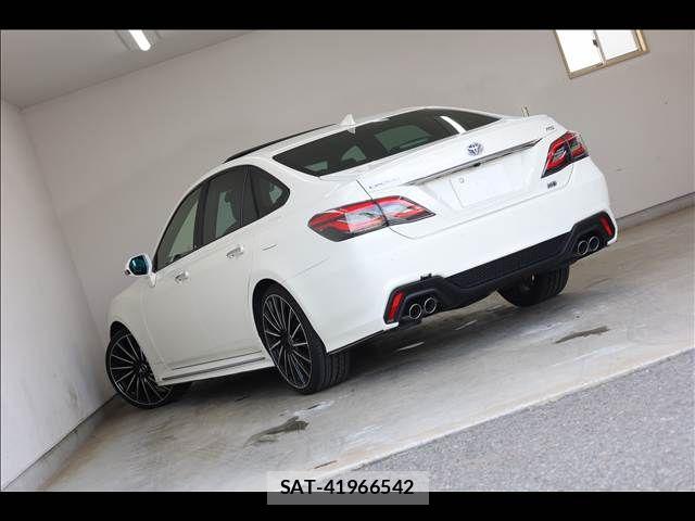 Toyota CROWN SEDAN 2018-12 8098659-10
