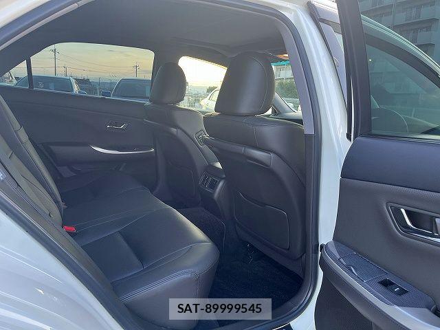 Toyota CROWN SEDAN 2012-09 8098678-9