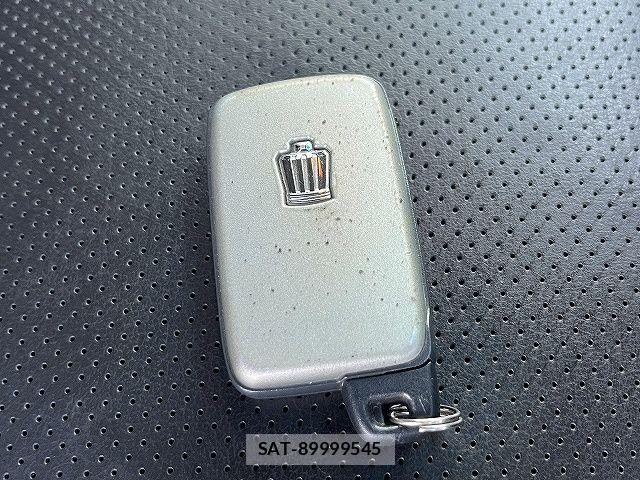Toyota CROWN SEDAN 2012-09 8098678-25