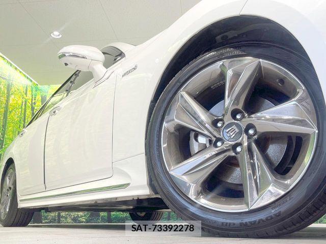 Toyota CROWN SEDAN 2018-08 8098661-12
