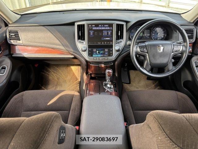 Toyota CROWN SEDAN 2014-06 8098673-1