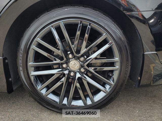 Toyota CROWN SEDAN 2017-11 8098660-10