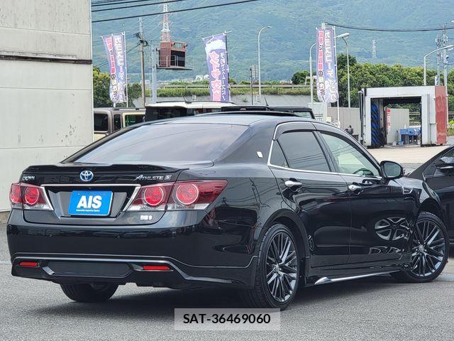Toyota CROWN SEDAN 2017-11 8098660-11