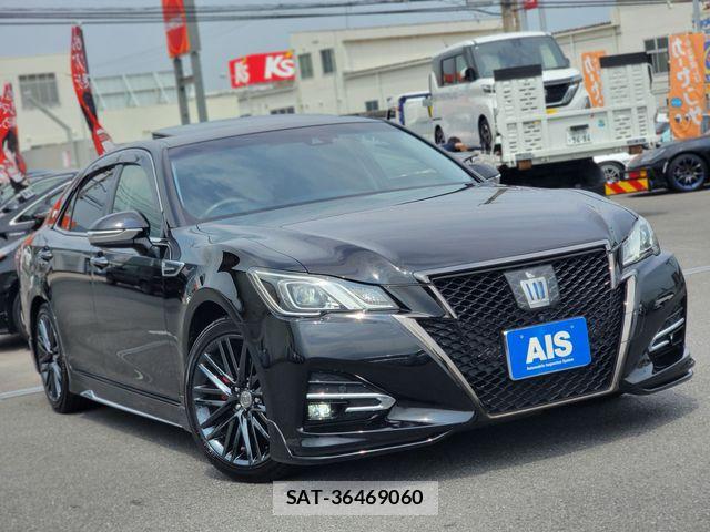 Toyota CROWN SEDAN 2017-11 8098660-1