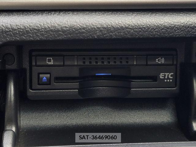 Toyota CROWN SEDAN 2017-11 8098660-20