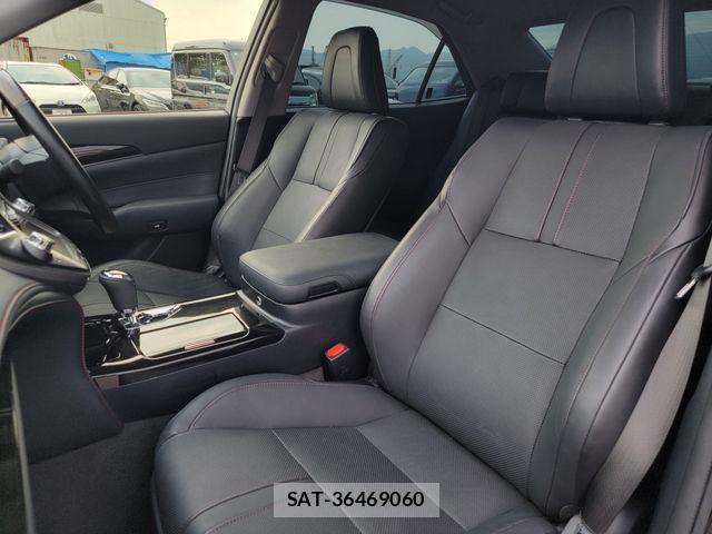 Toyota CROWN SEDAN 2017-11 8098660-24